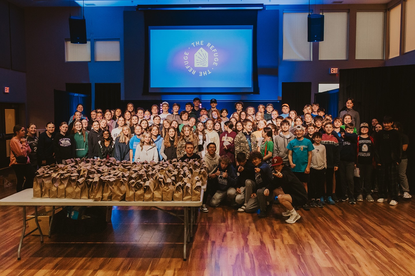 studen serve night 2025